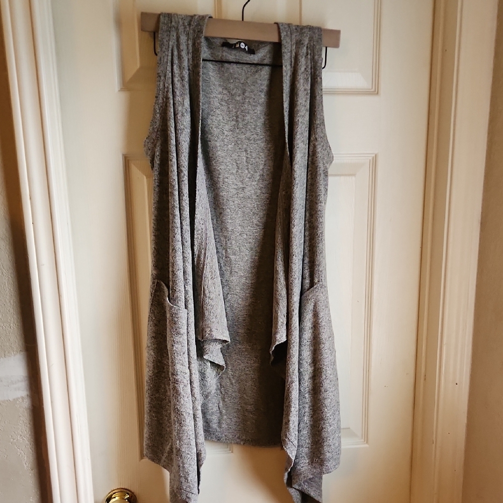 Coin 1804 Gray Sleeveless Open Front Cardigan, Size M